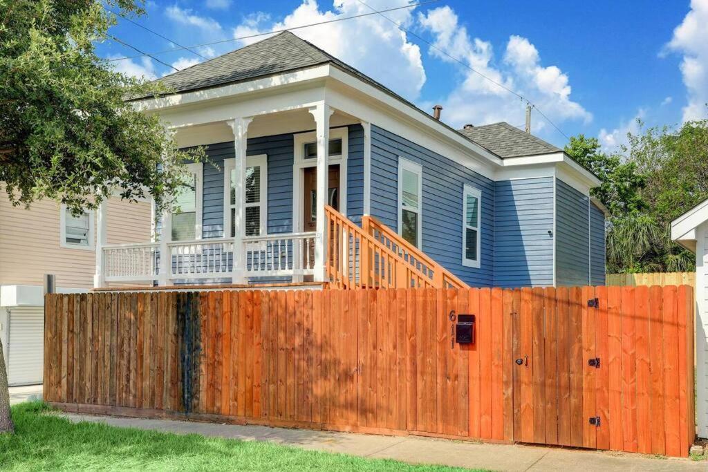 Renovated Beach Bungalow! Galveston Esterno foto