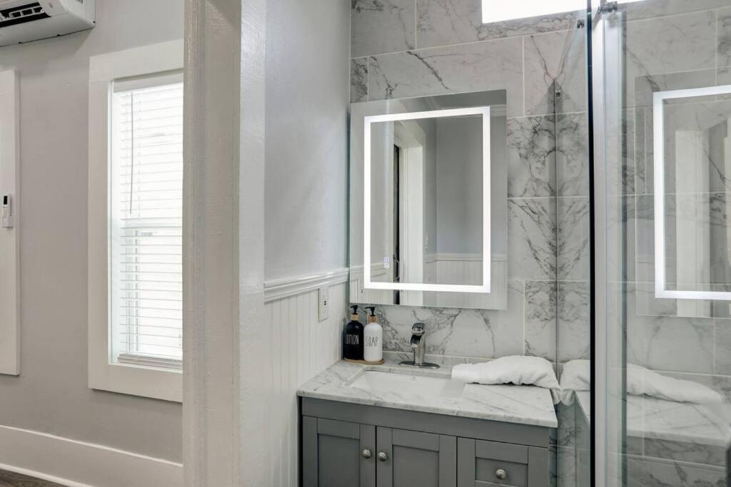 Renovated Beach Bungalow! Galveston Esterno foto